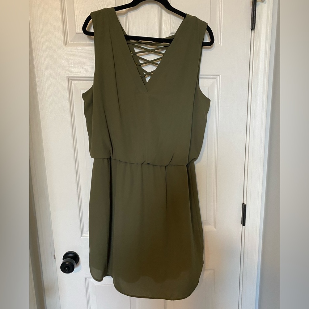 V-neck dress